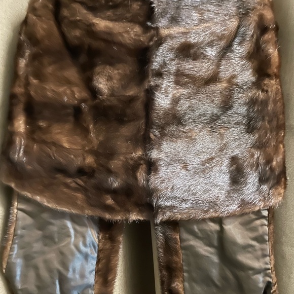 Vintage Robinson’s Shawl - Picture 2 of 3